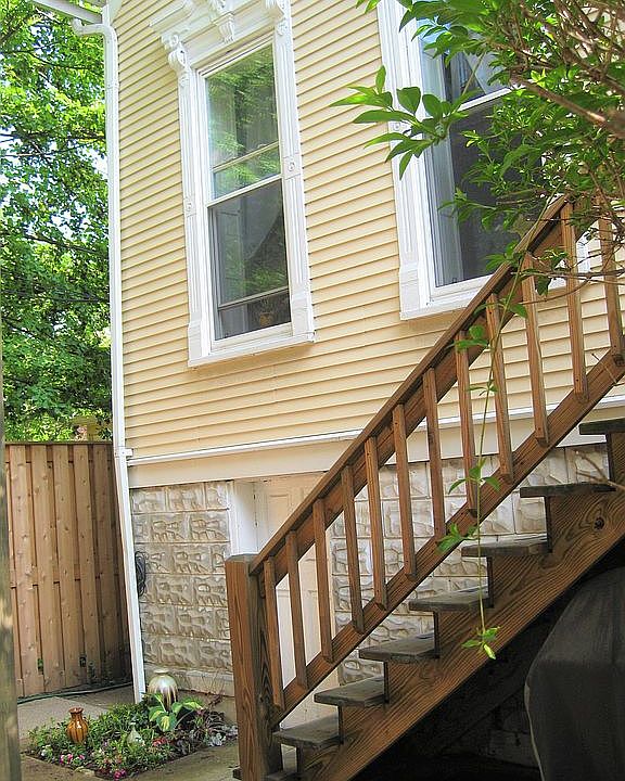 1st image of 1129 W Drummond Pl APT Coach