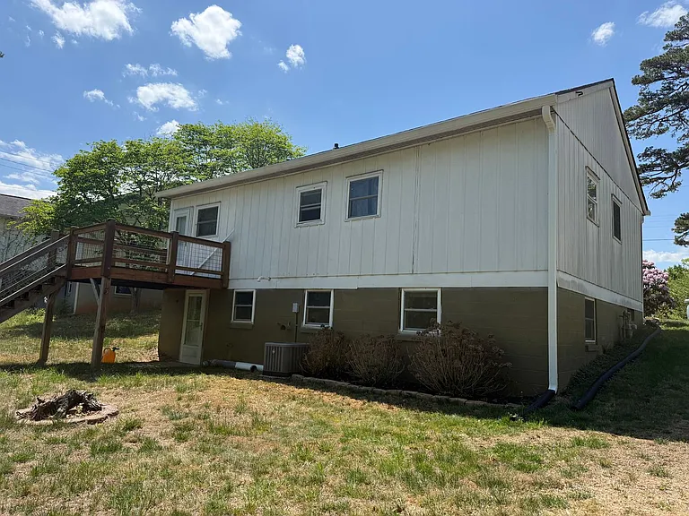 725 Ridge Rd — Photo 20