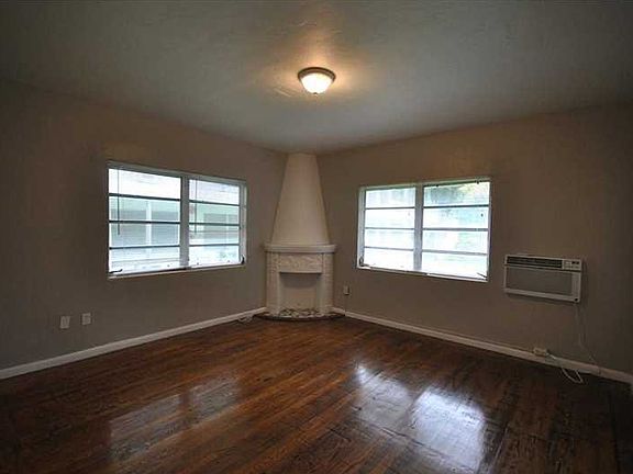 2nd image of 1521 Michigan Ave APT 1
