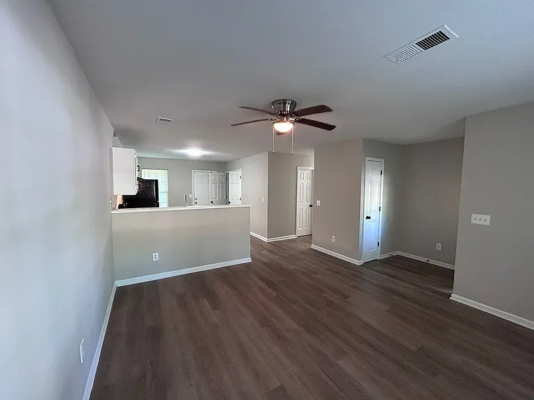 2318 Purdy Ave — Photo 9