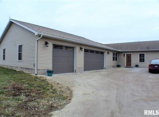 106 Elm St, Dunfermline, IL 61524