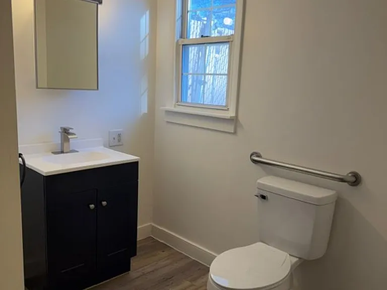 446 Wallace St — Photo 10
