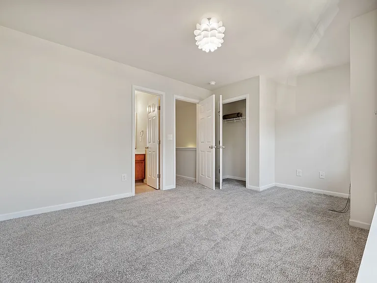 100 Stratford Lakes Dr #265 — Photo 14