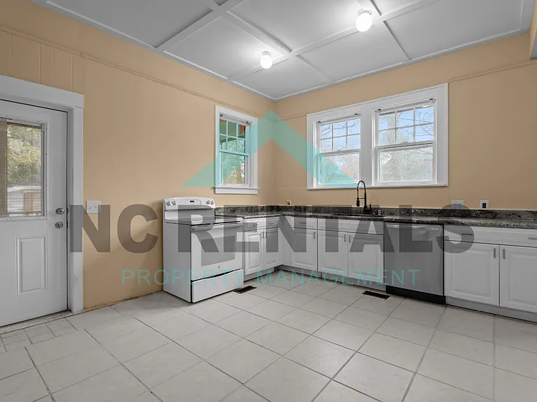 521 Park Pl — Photo 13