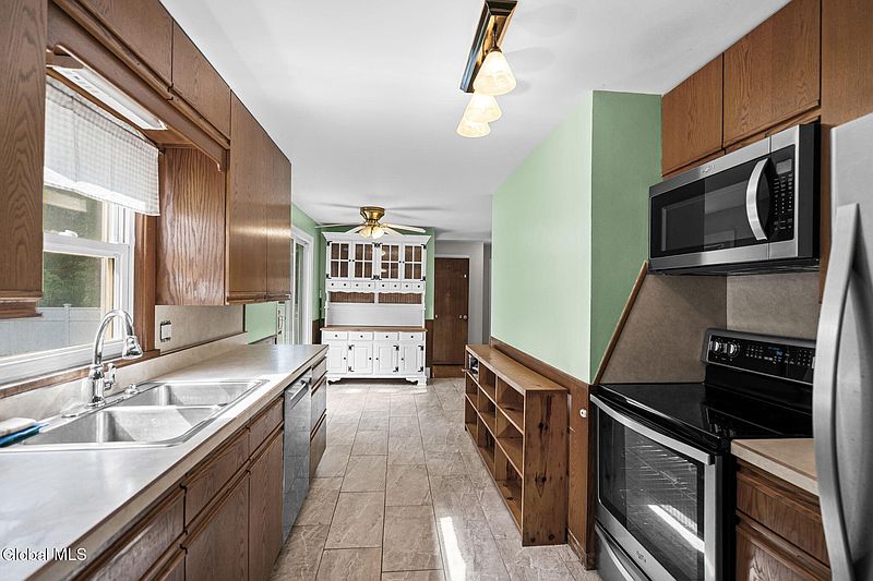 4th image of 3826 Carman Road