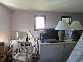 5th image of 135 Dickinson St