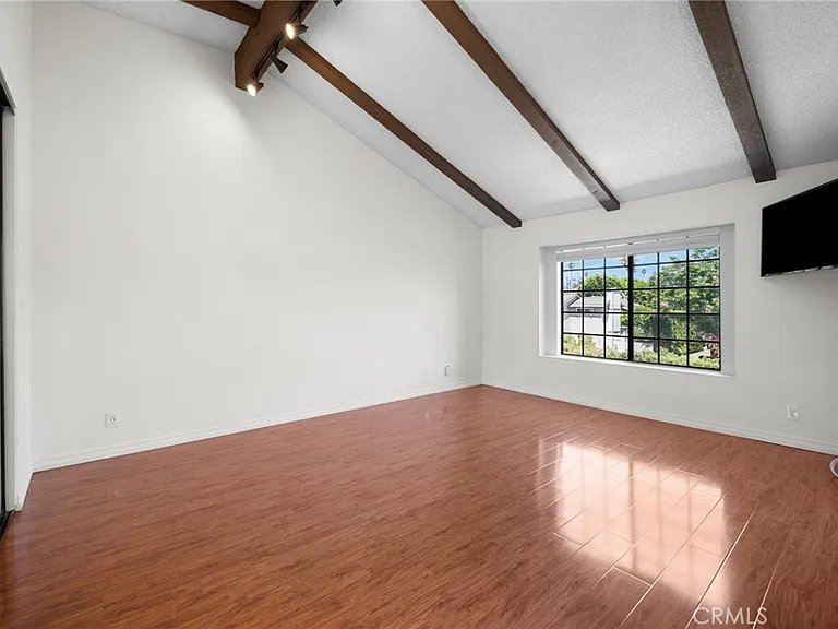 7100 Balboa Blvd #803 — Photo 28