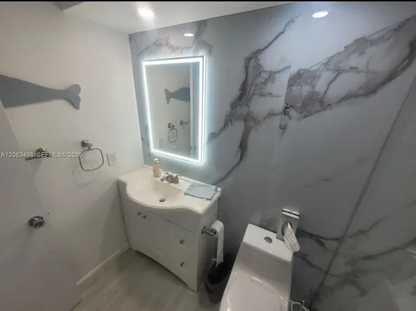 300 Golden Isles Dr APT 217, Hallandale, FL 33009