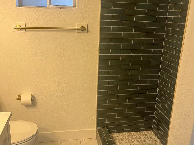 1324 E Verlea Dr — Photo 12