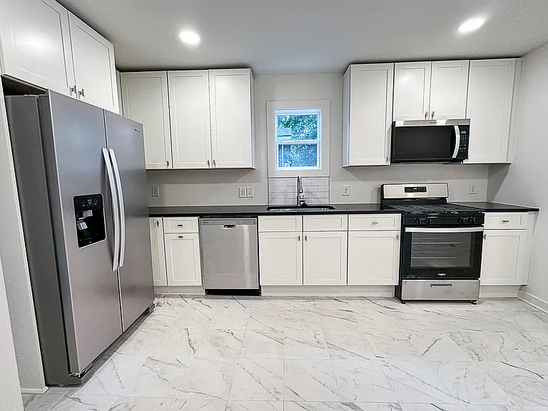 2346 Sorentrue Ave — Photo 2