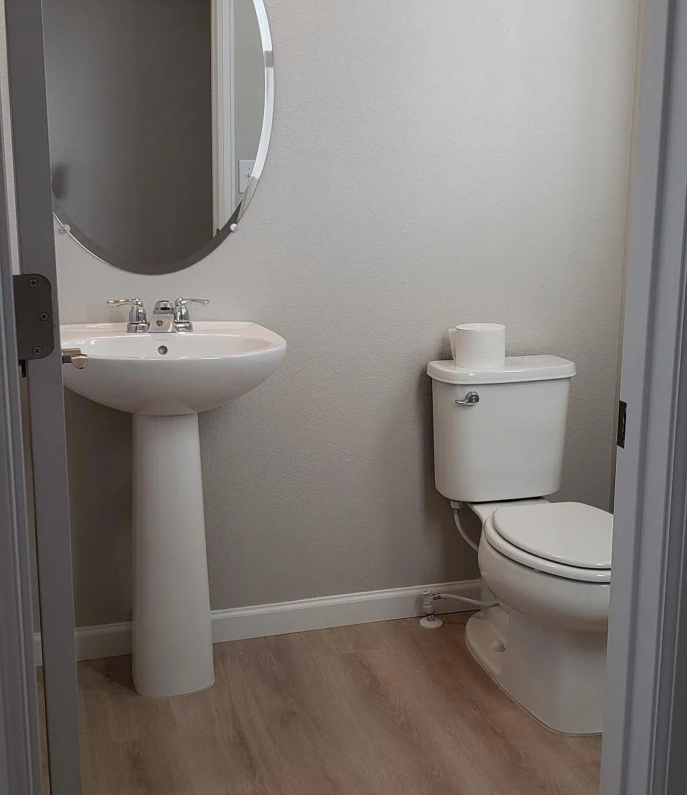 3 bed, 2.5 bath, 3364 sqft, $3,290 — Photo 3