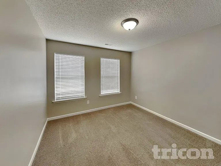 2208 Ballingarry Dr — Photo 13