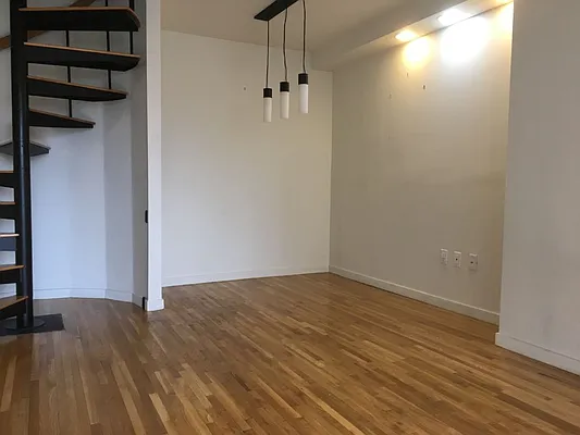 Rented by MNS | media 5