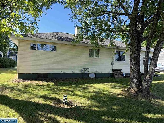 3rd image of 233 Guilford Rd