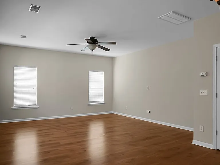 8003 Henderson Rd — Photo 19