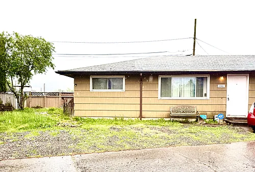 1041 SE 190th Ave #B Photo 1
