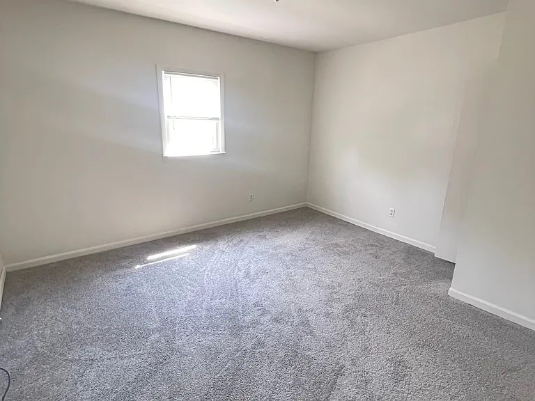 1064 S Central Ave — Photo 6