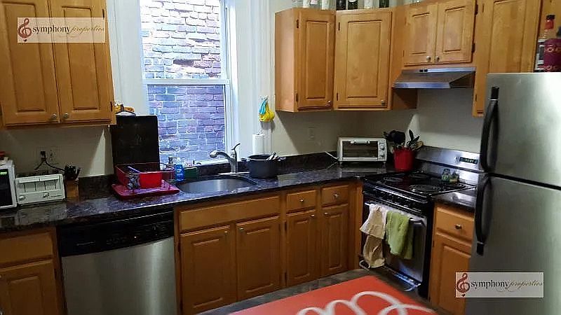 2nd image of 616 Columbus Ave APT 5