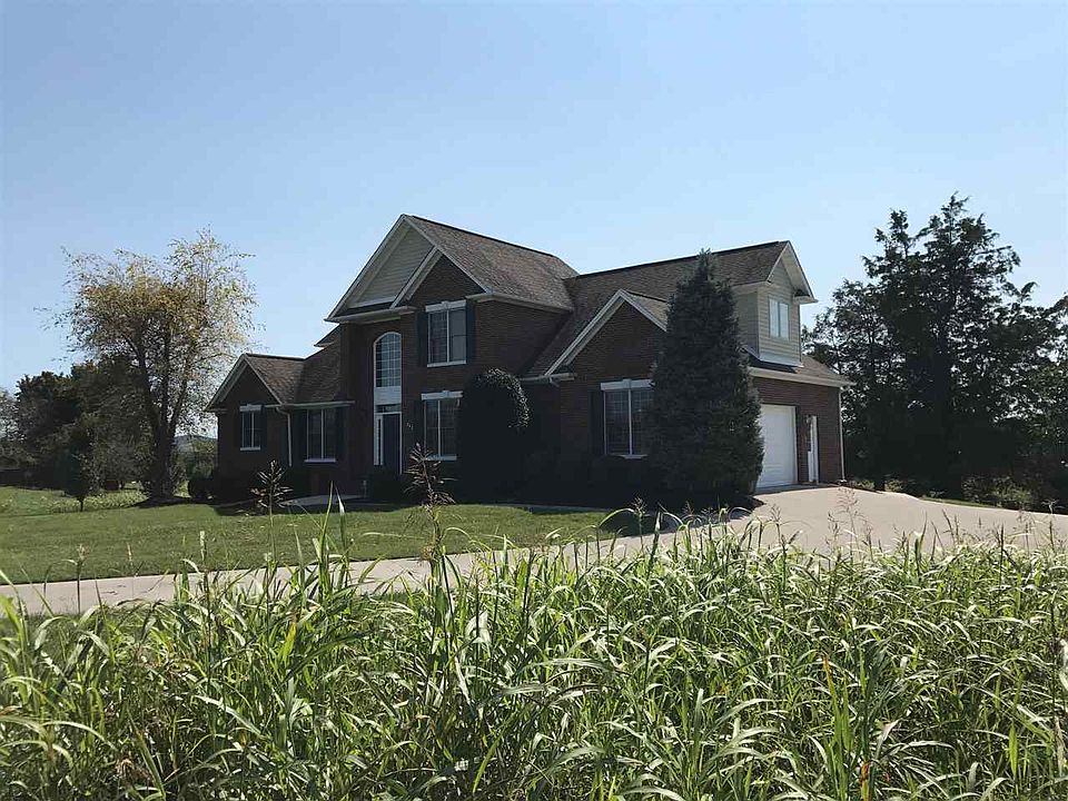 2nd image of 842 Berkeley Dr