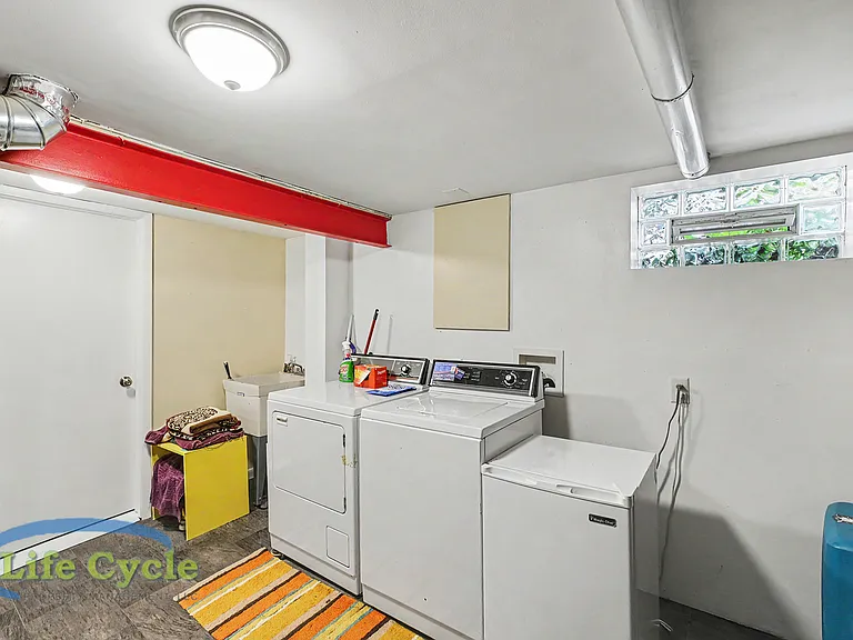 2052 Collingwood Ave SW — Photo 13