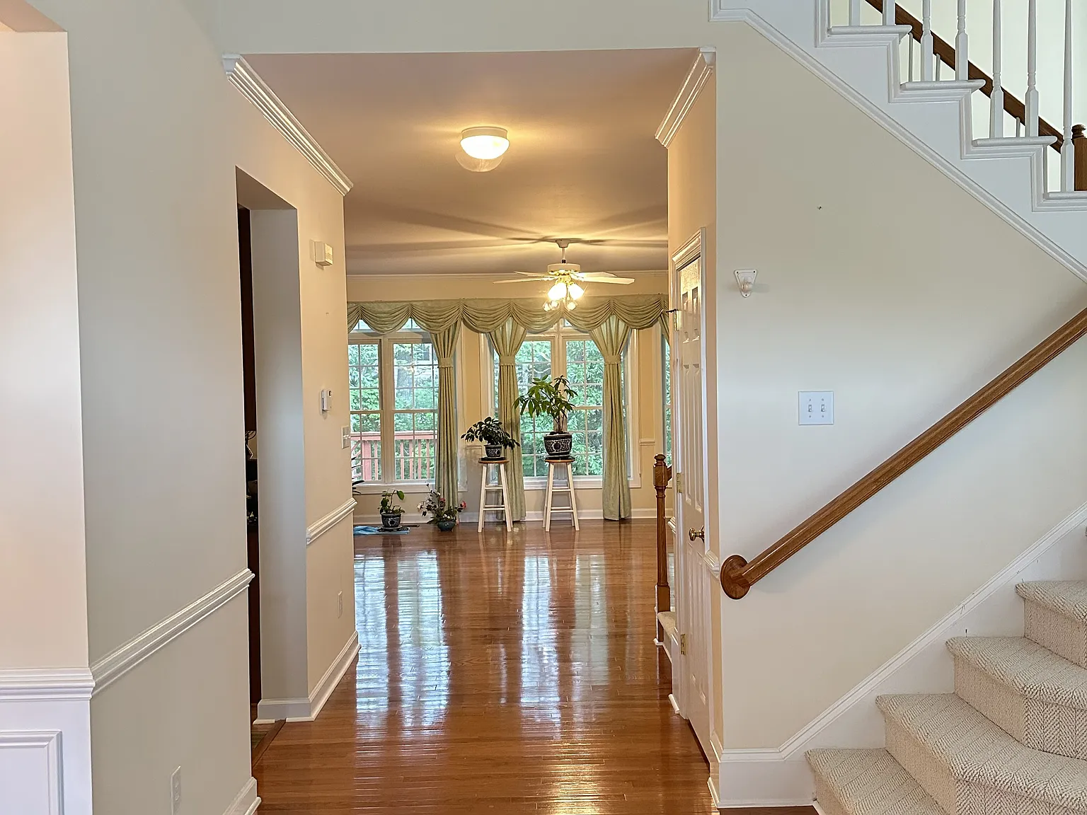 5 bed, 3781 sqft, $4,000 — Photo 3