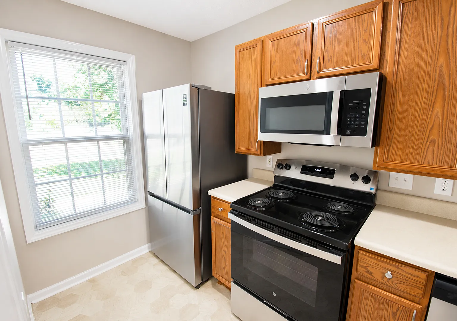 Hinsdale Townhomes — Photo 4