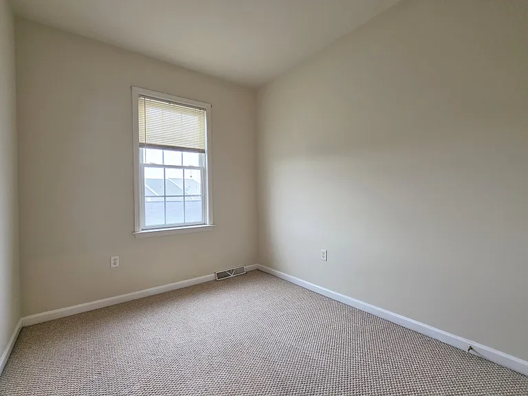 214 Sagamore Hl — Photo 15