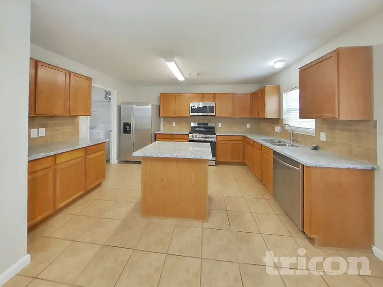 2744 Woodspring Forest Dr — Photo 5