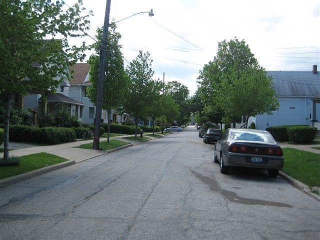 2nd image of 2022 Robin St