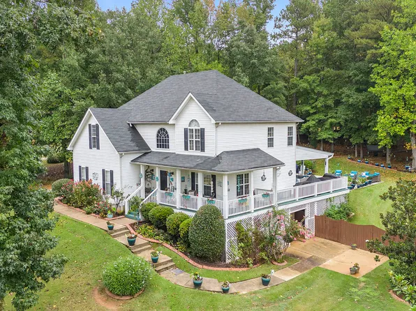 5 Barrington Bluff Ct, Sharpsburg, GA 30277