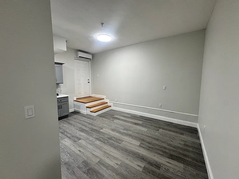 7 McCabe Ct #1 — Photo 2
