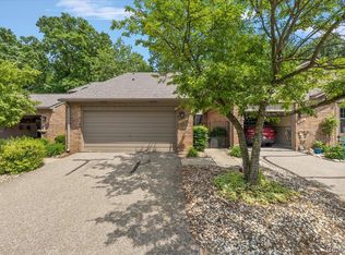 1691 Lodge Pole Ln, Rochester, MI 48309