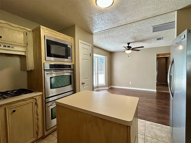 2711 Laurel Creek Way — Photo 18