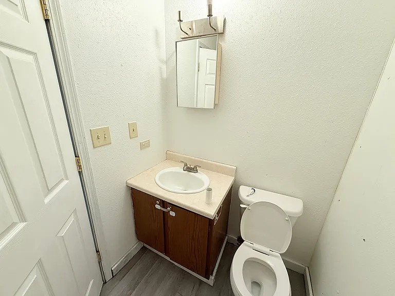 115 2nd St W #9 — Photo 7