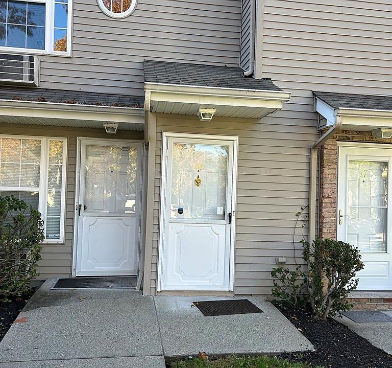 1st image of 16 Perrin Pl
