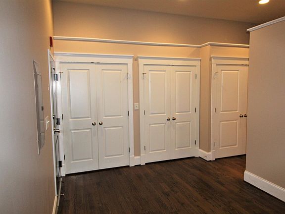 3rd image of 611 S Jefferson St APT 159