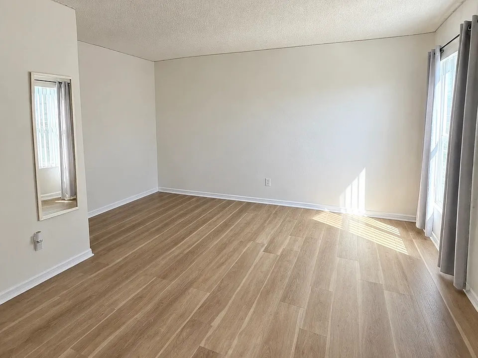 218 Castlemain Cir