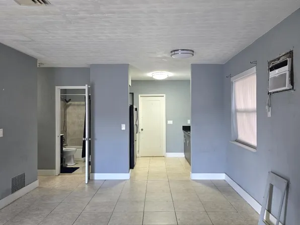 305 SW 14th St Front 1, Dania, FL 33004