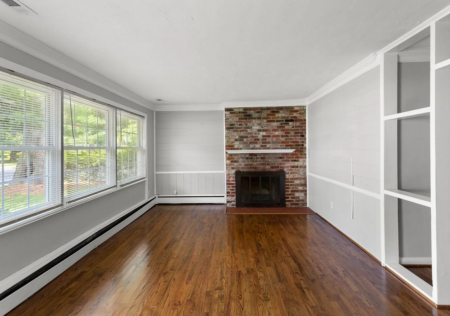 Charming Renovated 3-Bedroom Home in Riverside Near CNU & Mariner's Museum — Photo 3