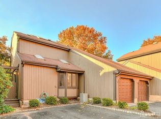 75 Riverbend Dr, North Brunswick, NJ 08902