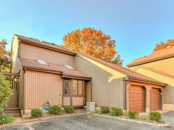 75 Riverbend Dr, North Brunswick, NJ 08902