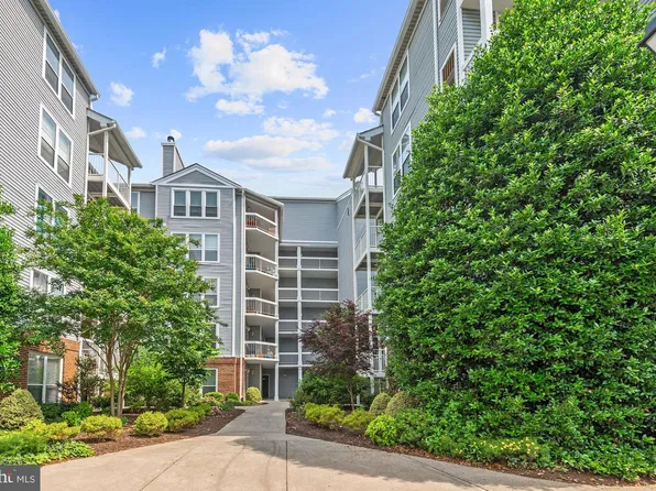 10303 Appalachian Cir #9-214, Oakton, VA 22124
