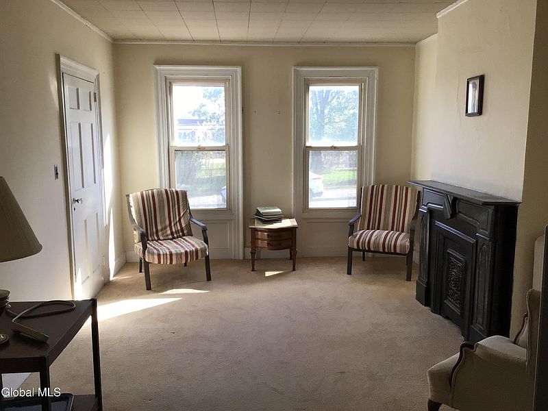 4th image of 1339 3rd Avenue
