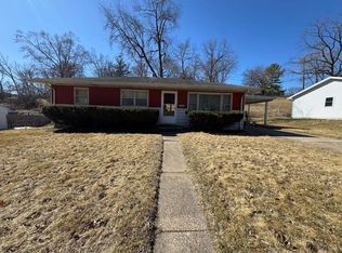 2196 Orchard Dr, Dubuque, IA 52001