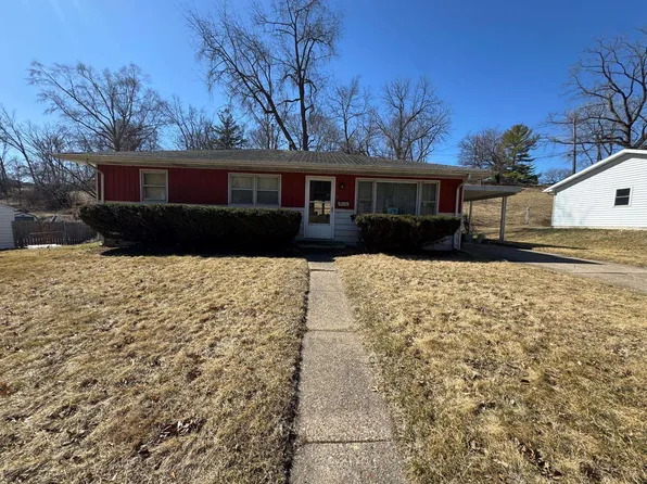 2196 Orchard Dr, Dubuque, IA 52001