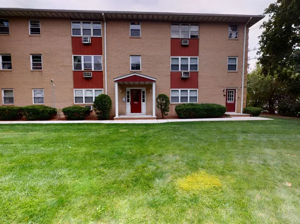 2 Radio Ave APT B4, Secaucus, NJ 07094