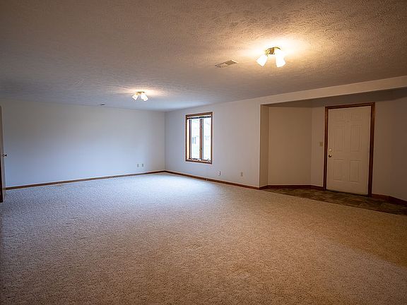4th image of 909 Palora Cir