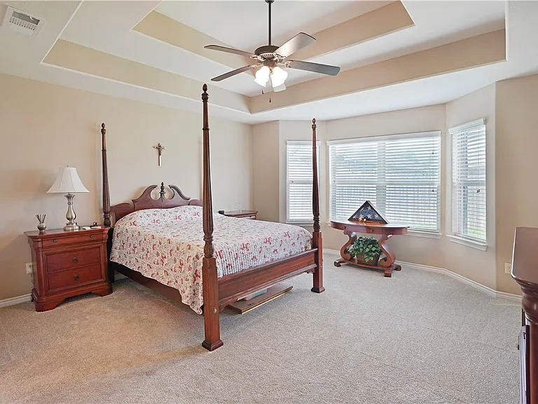 2524 Warkworth Ln — Photo 10