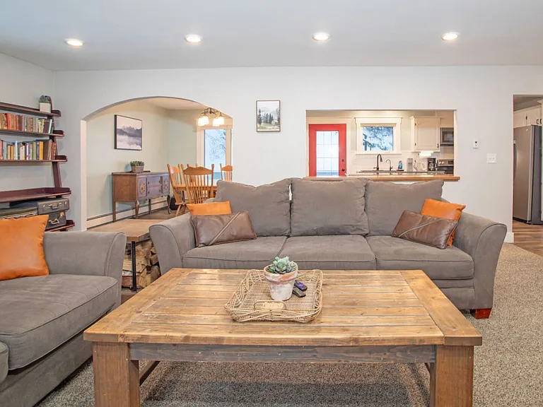 Terrace Dr — Photo 11