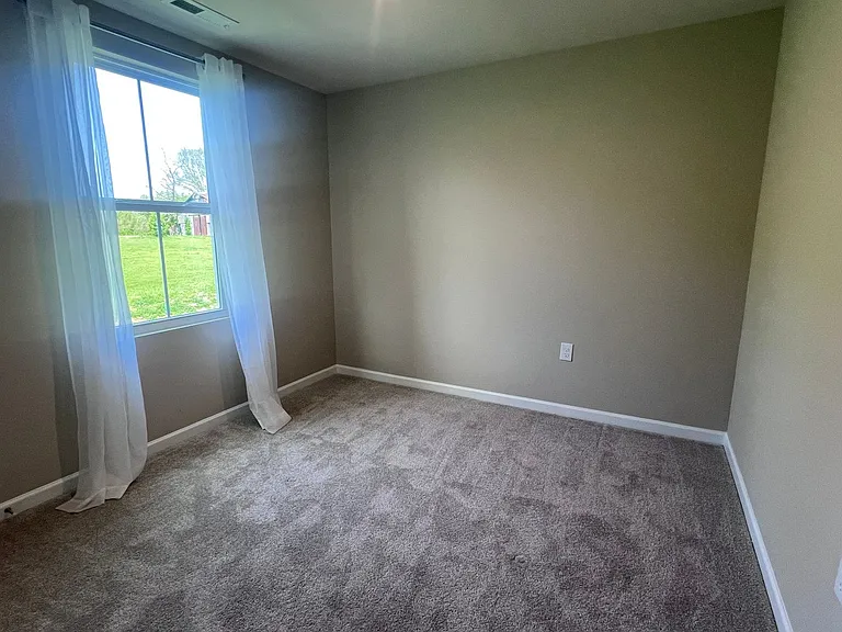 605 Merle Ave — Photo 6